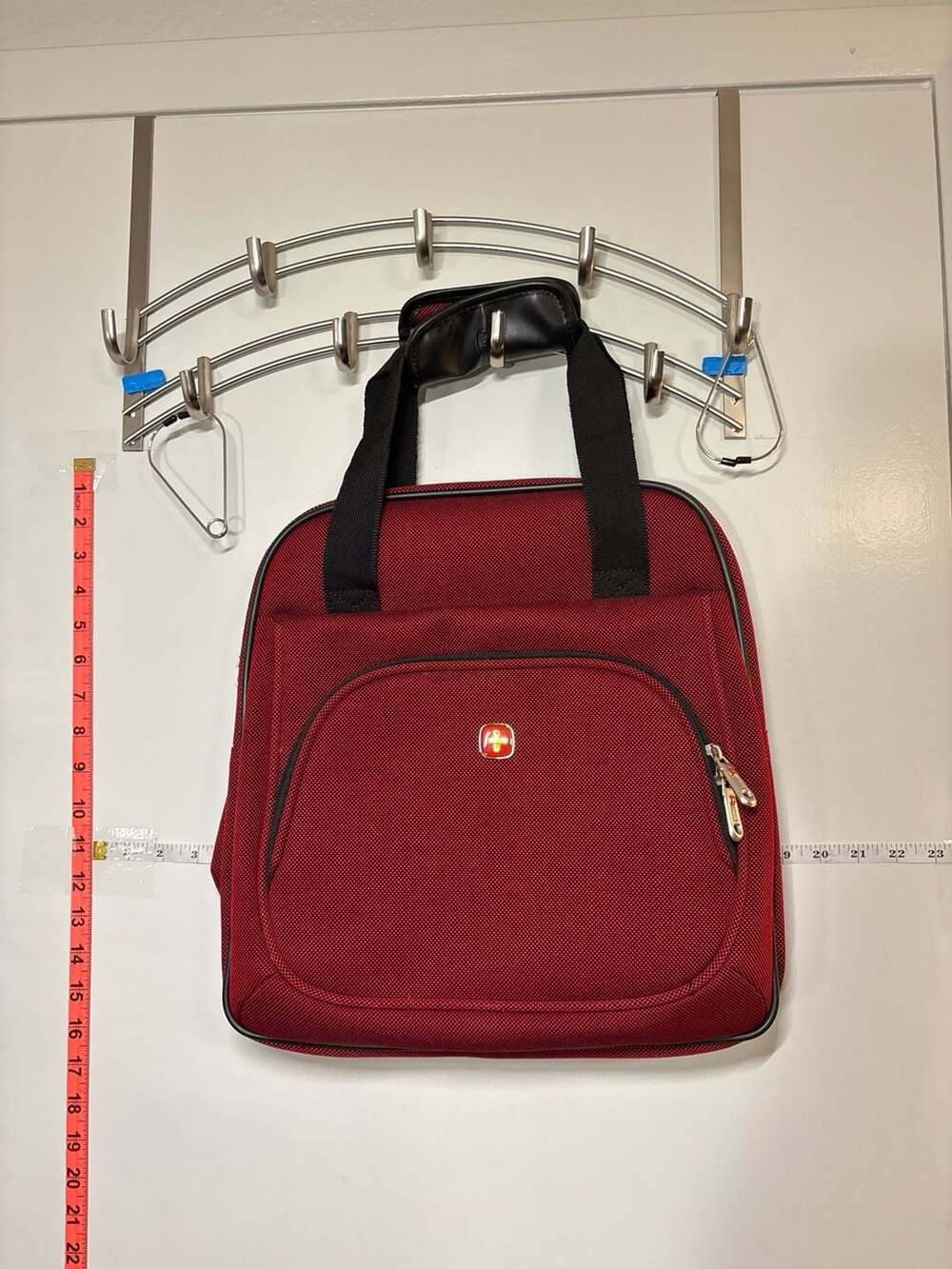 Ba: SwissGear Red Travel Boarding Bag Underseat Tote with Trolley Sleeve 14"vaca